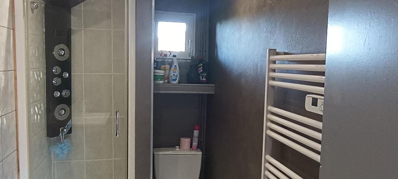 Charmante Maison Avec Piscine Anneyron Zewnętrze zdjęcie